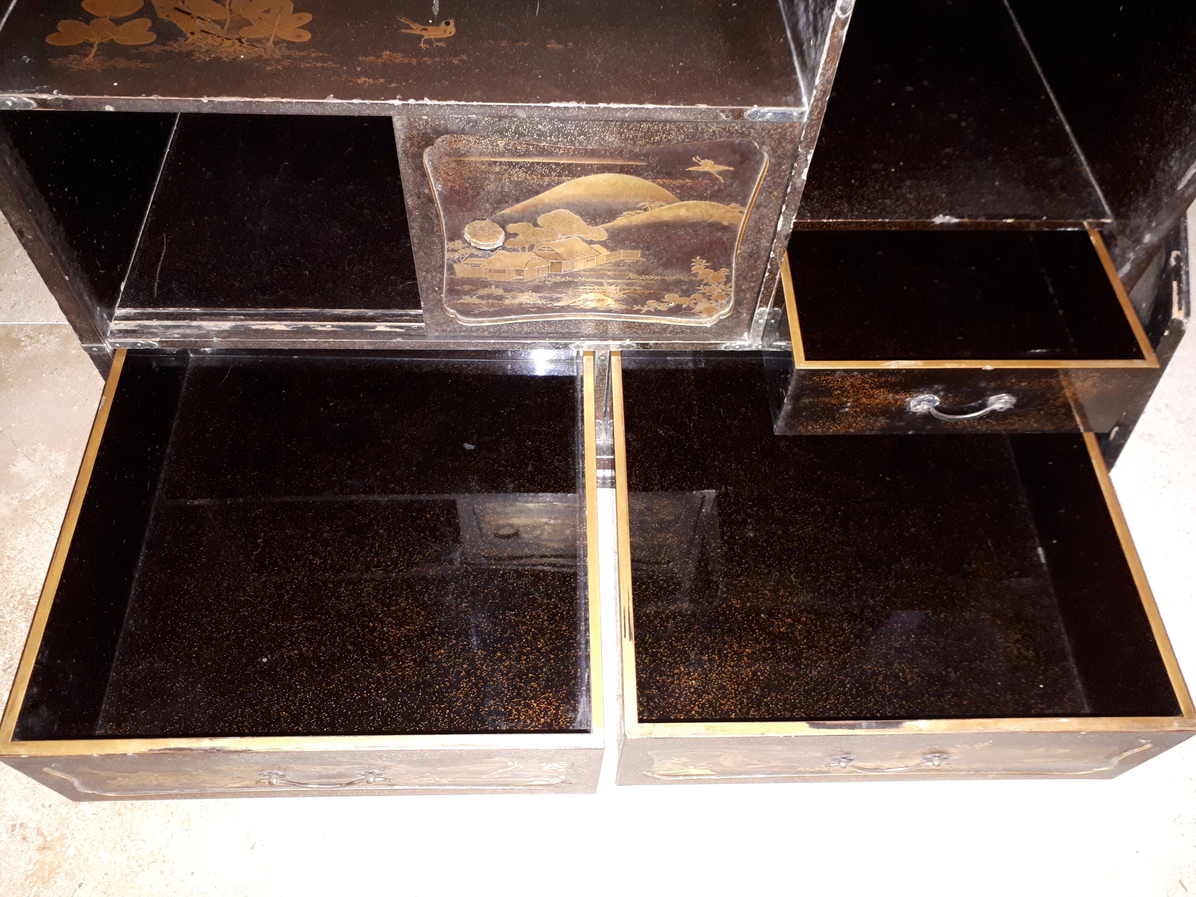 Small Japanese Lacquered Kazaridana Cabinet, Japan Edo Period