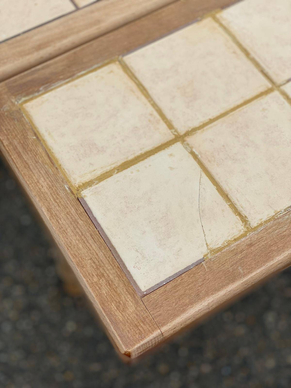 Extendable kitchen table renovated in raw solid wood and ceramic tiles