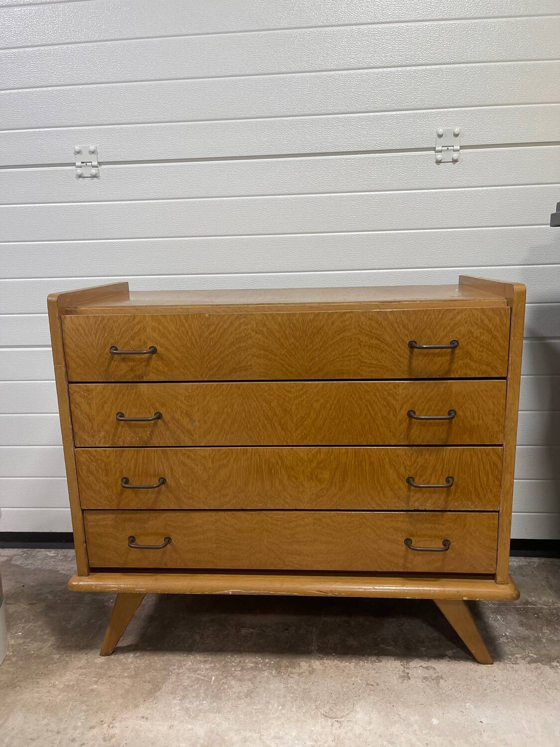 Compass foot chest of drawers