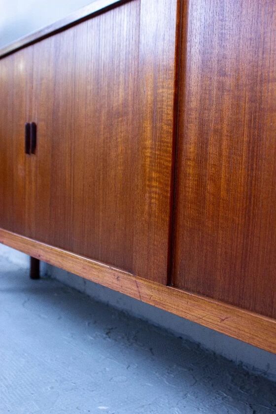 Ejnar Larsen & Aksel Bender sideboard with sliding doors, teak, vintage mid-century Danish design, Næstved Møbelfabrik.