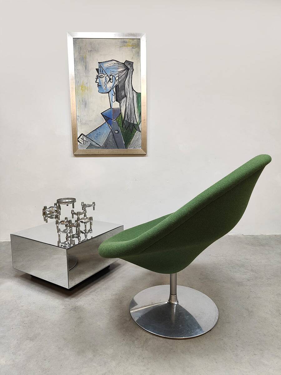 Vintage Globe swivel chair Pierre Paulin Artifort