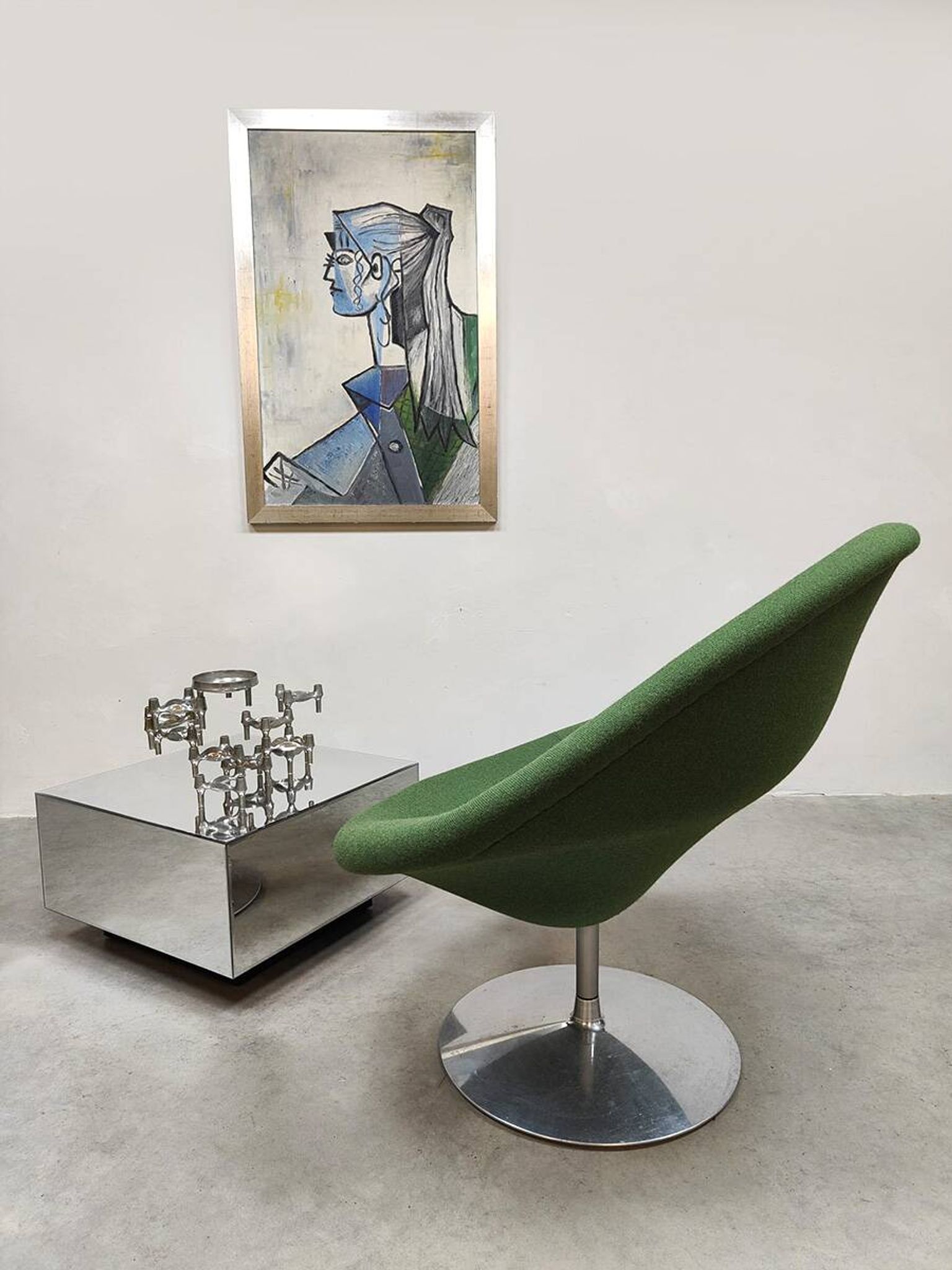 Vintage Globe swivel chair Pierre Paulin Artifort