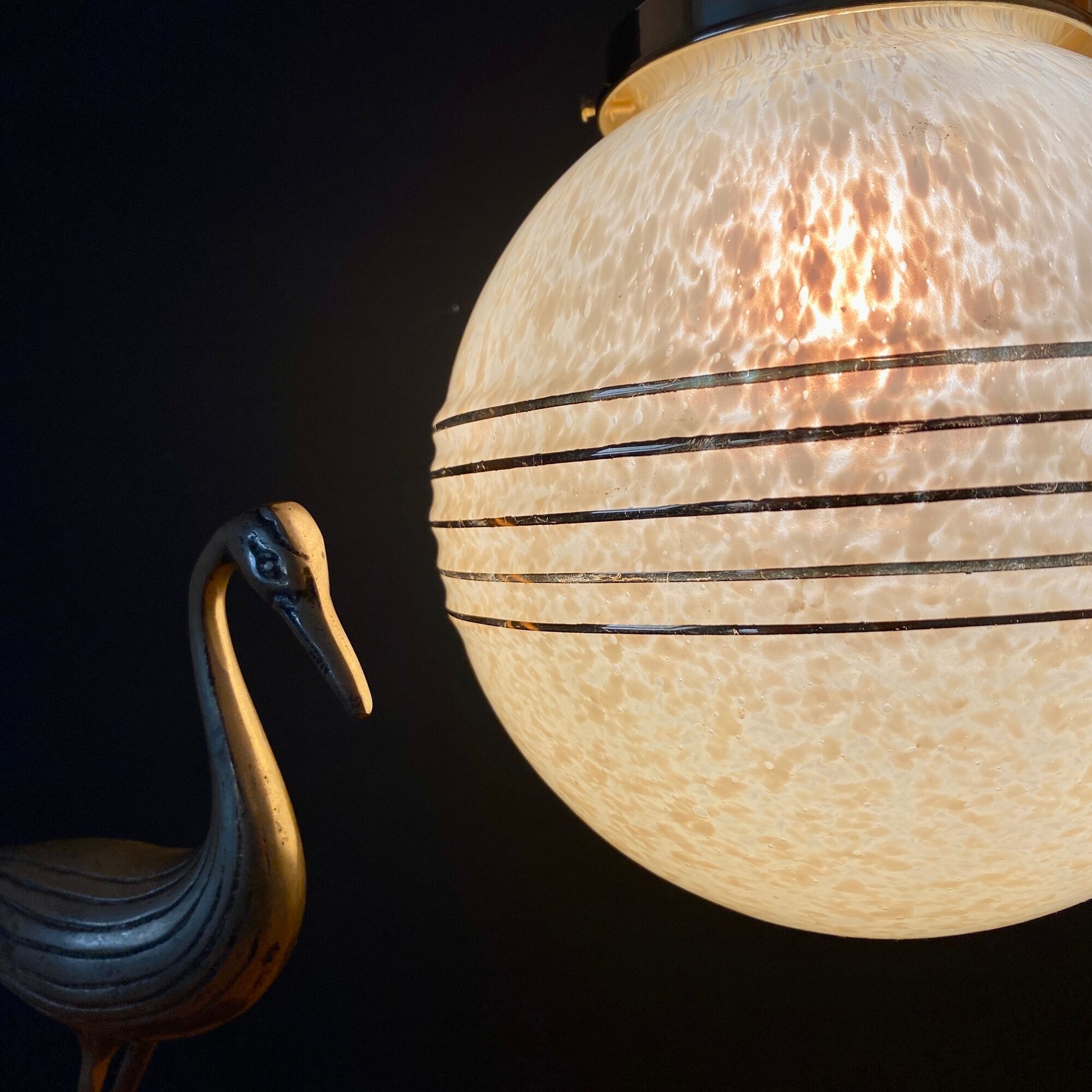 Vintage globe suspension in yellow and gold in Clichy glass