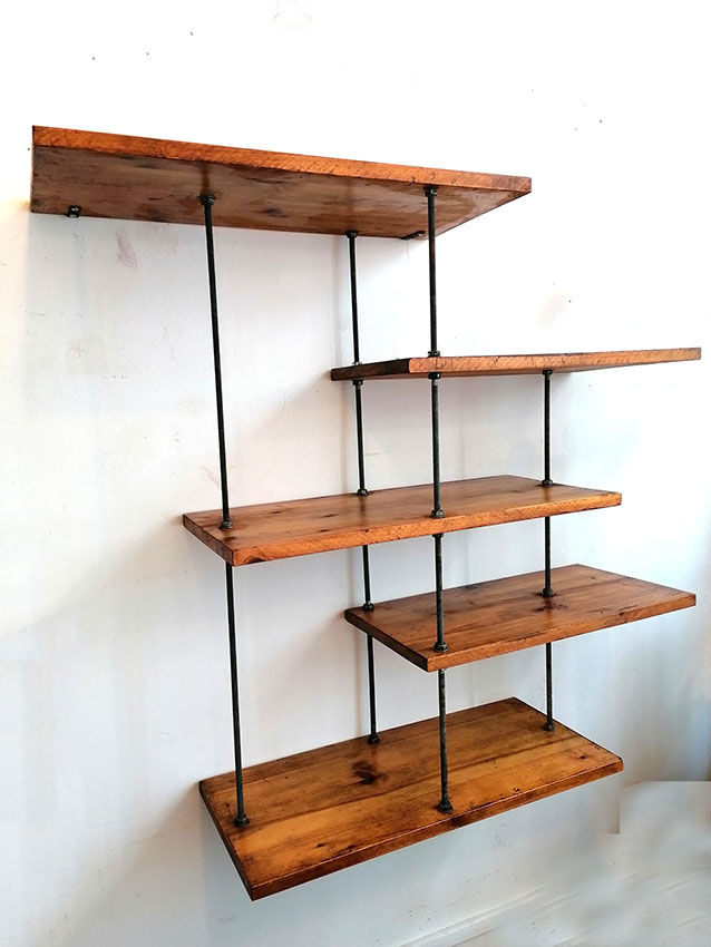 Etagère destructurée, style industriel