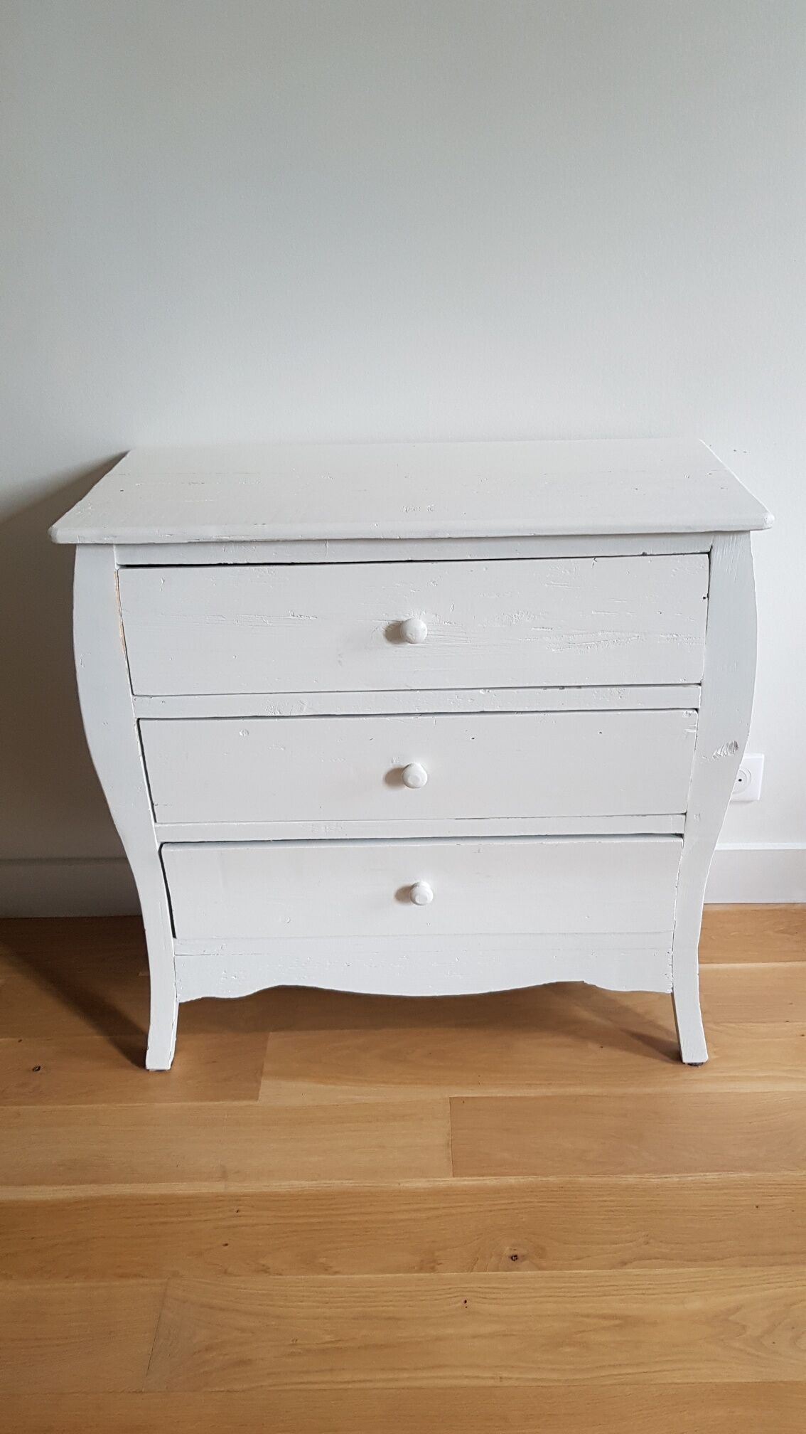 White chest of drawers 3 drawers