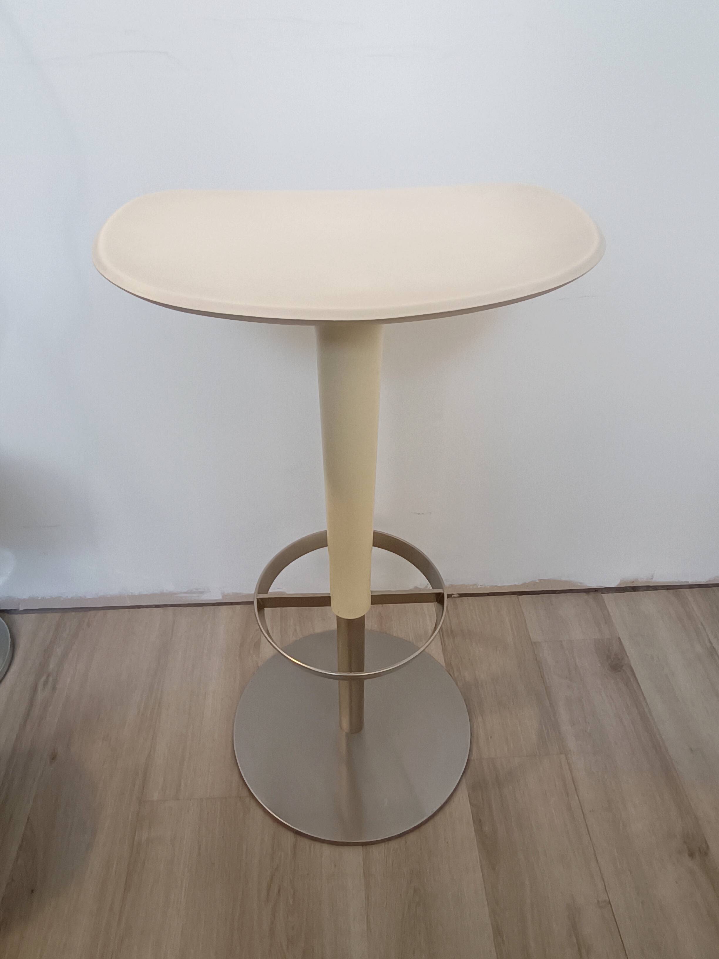 Babar stool set by Simon Pengelly for Arper 2006