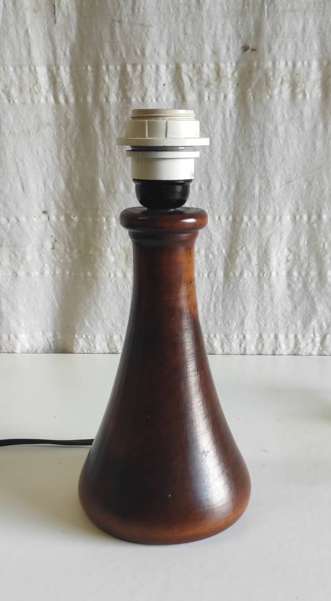Pied de lampe à poser en bois massif style scandinave - mid. XXeme