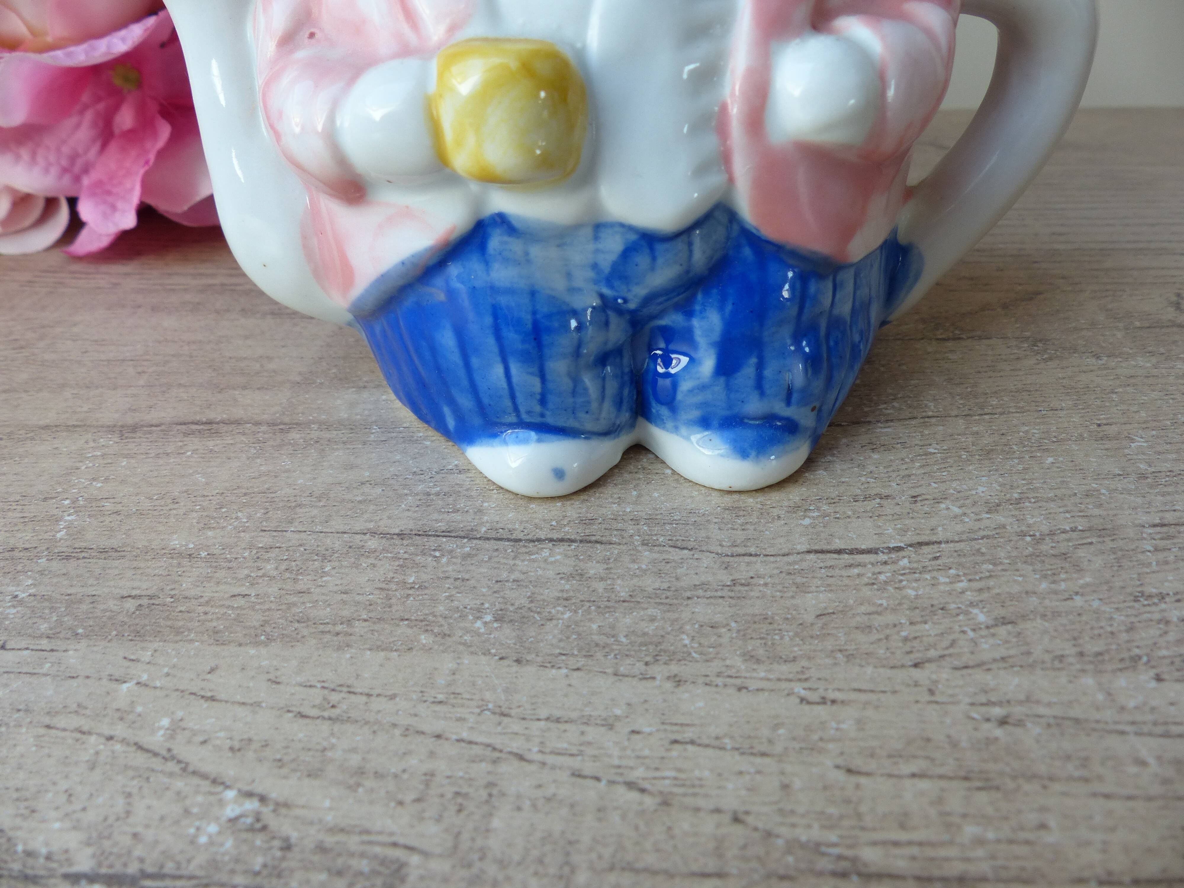 Mini ceramic cat teapot