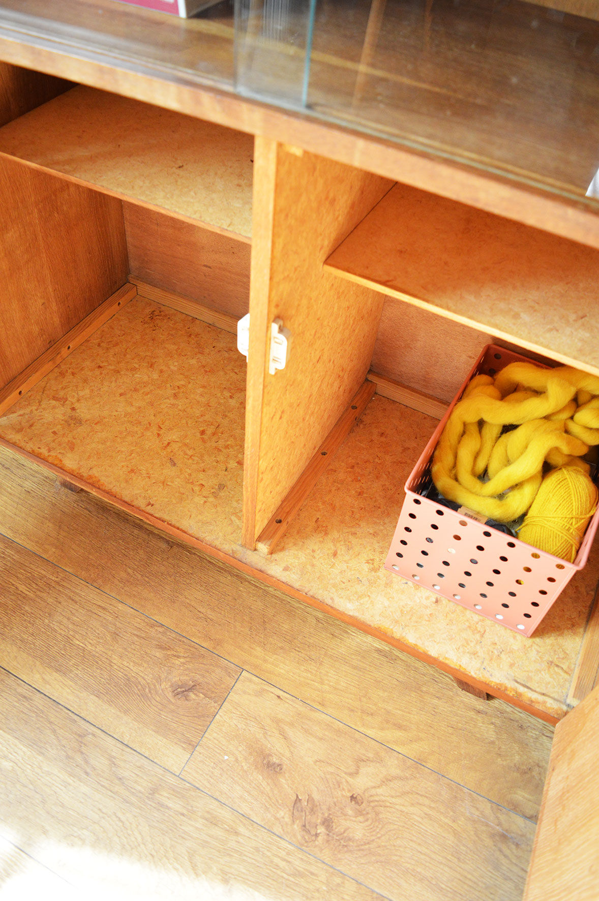 Bahut with compass feet