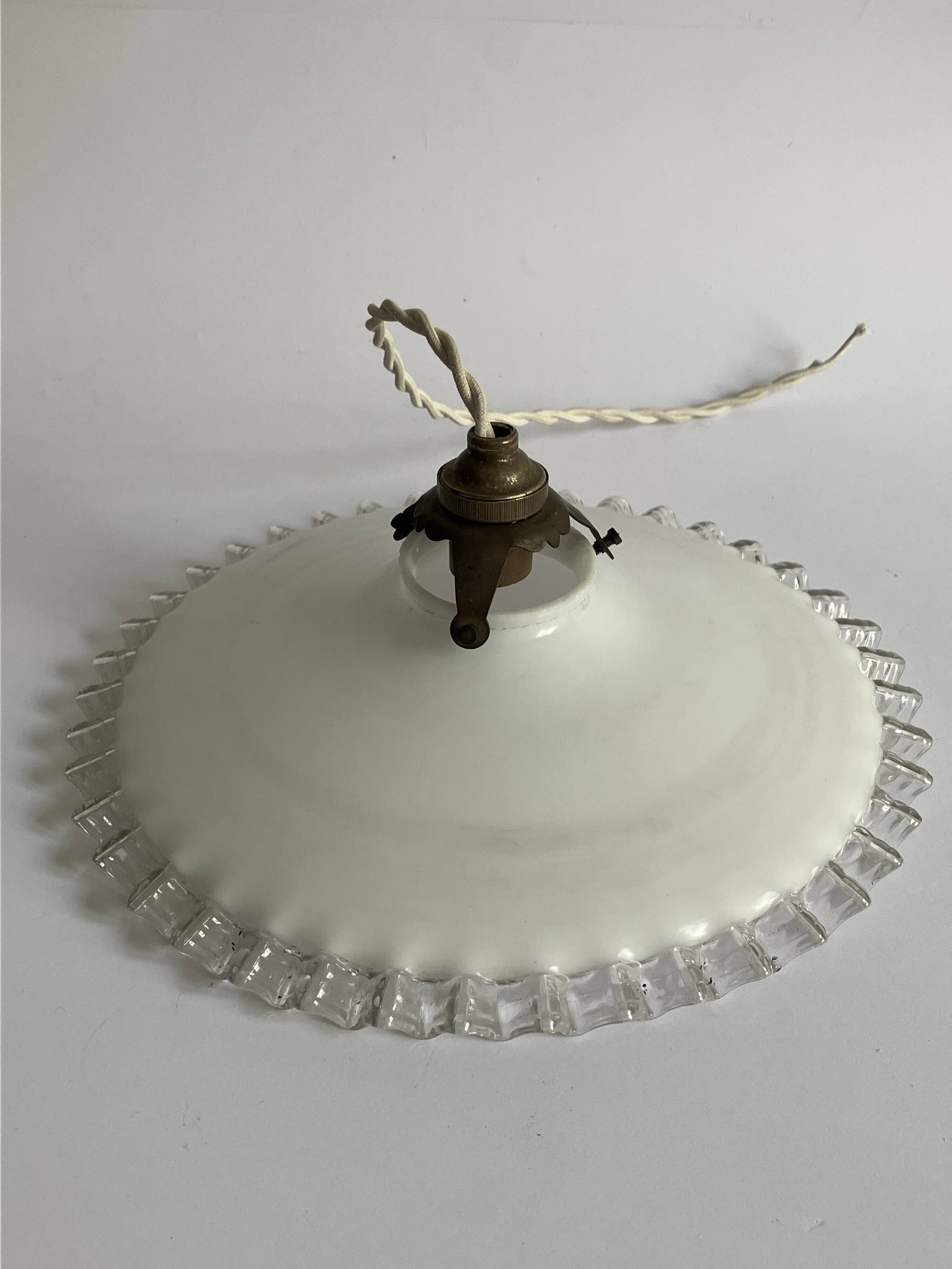 Suspension opaline, éclairage vintage