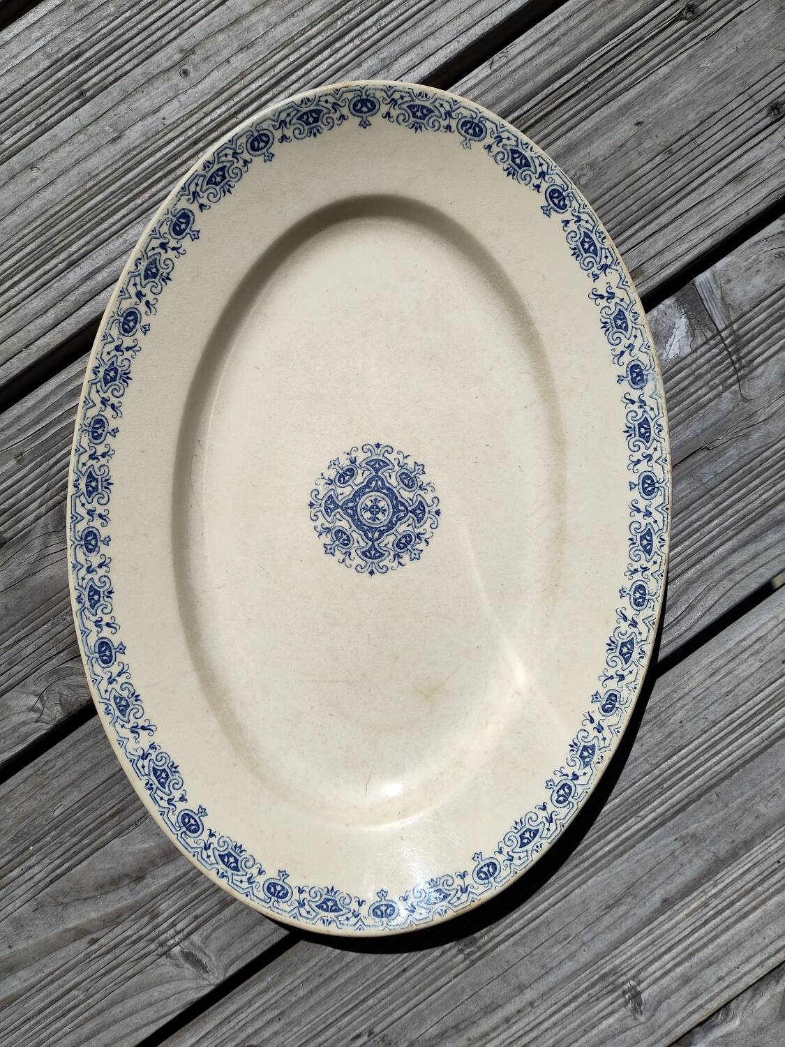 Montmorency oval dish