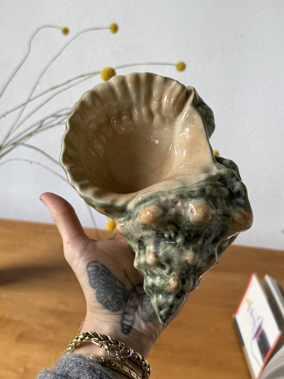 Ceramic shell empty pocket or ashtray 1970