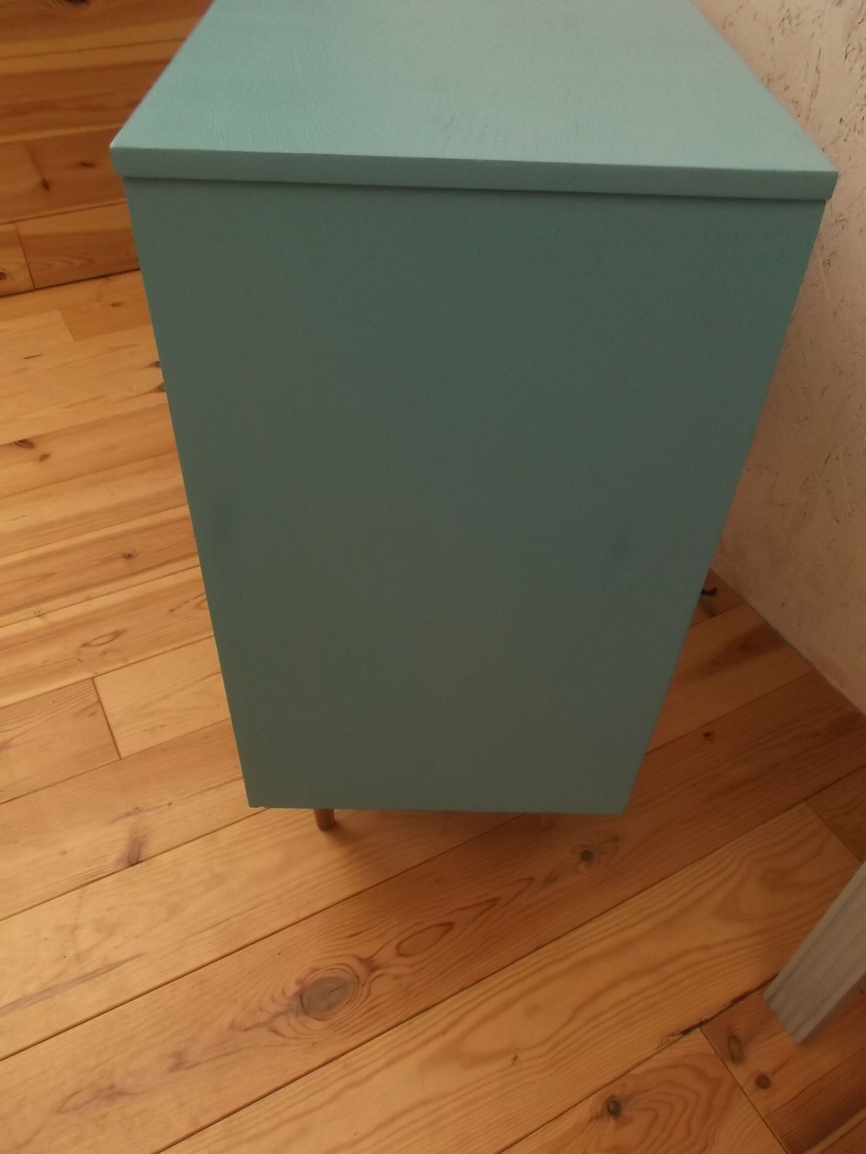 Vintage dresser