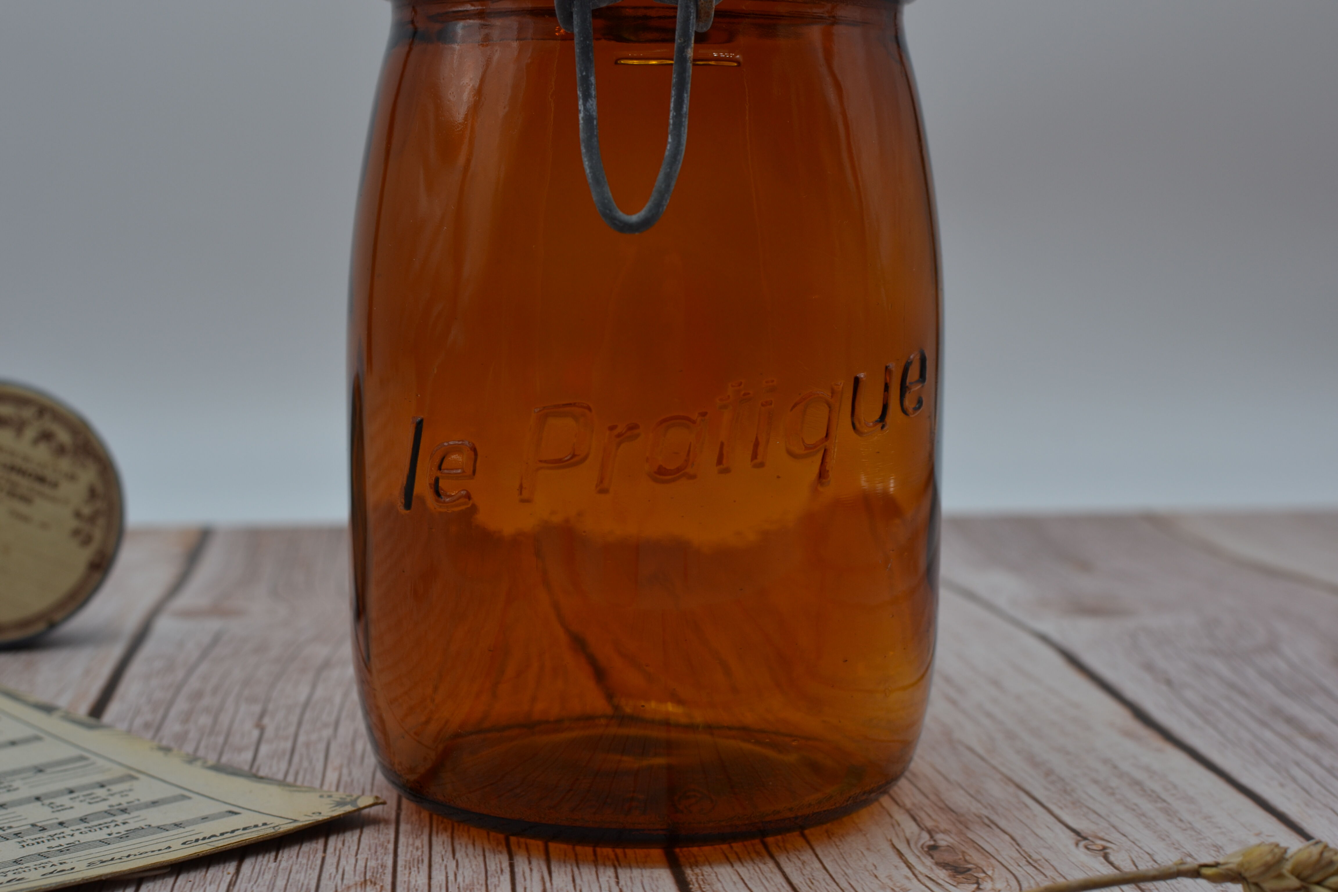Amber jar the Practical capacity 1 liter