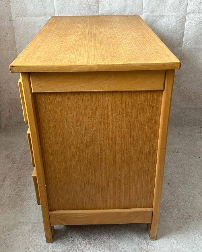 Commode en bois tiroirs arrondis