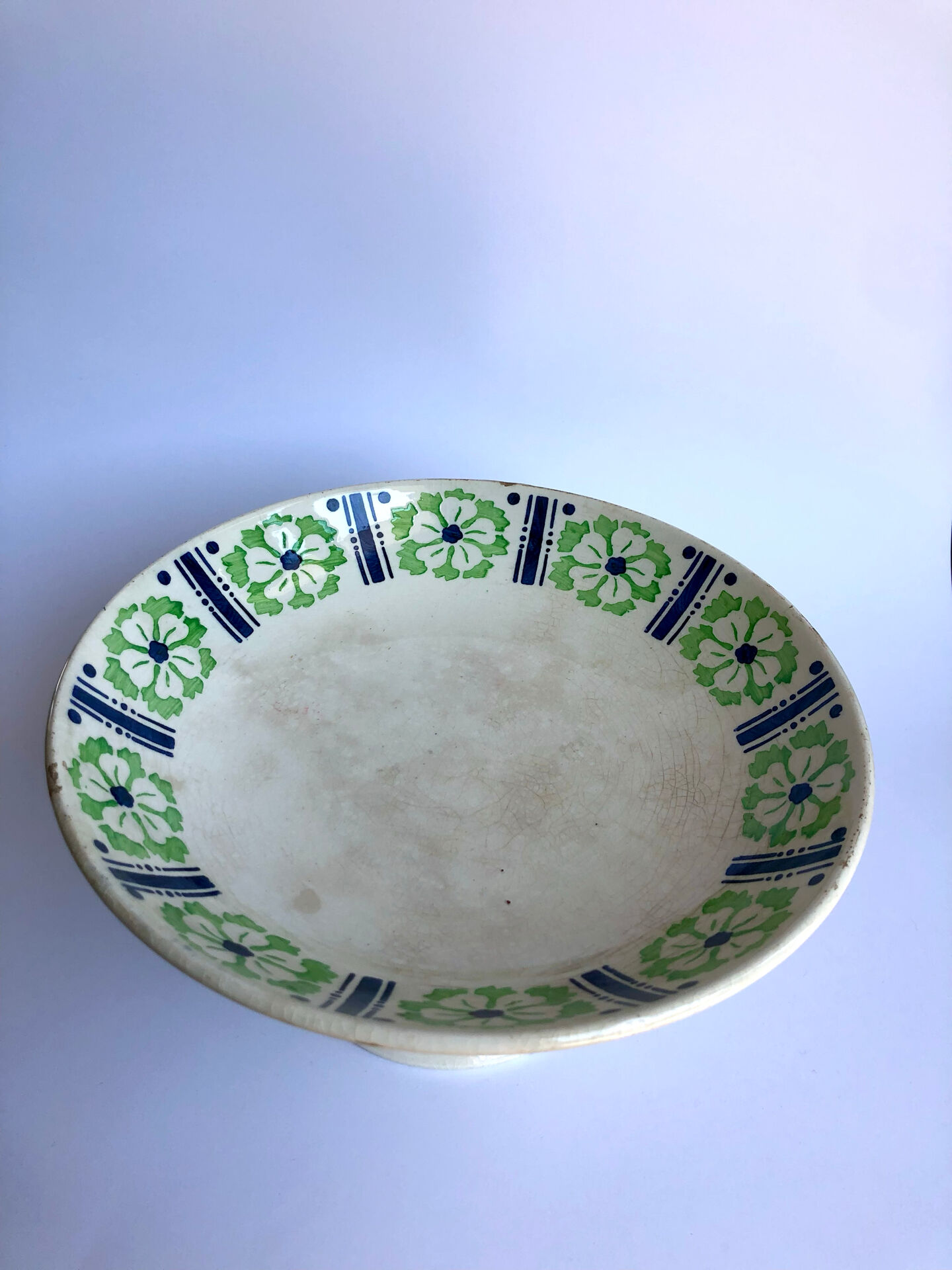 Compote dish in iron earth