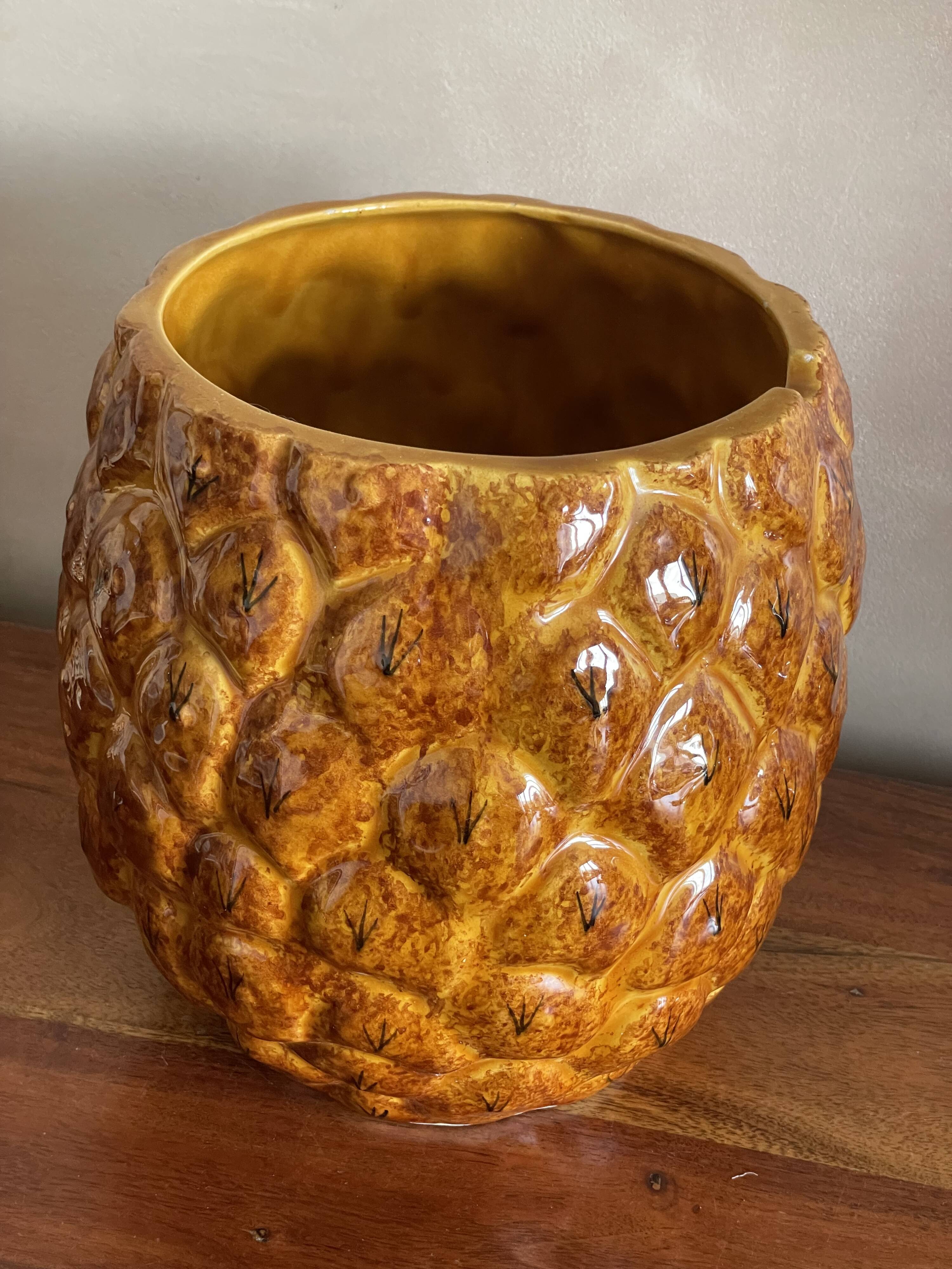 Vallauris pineapple plant pot