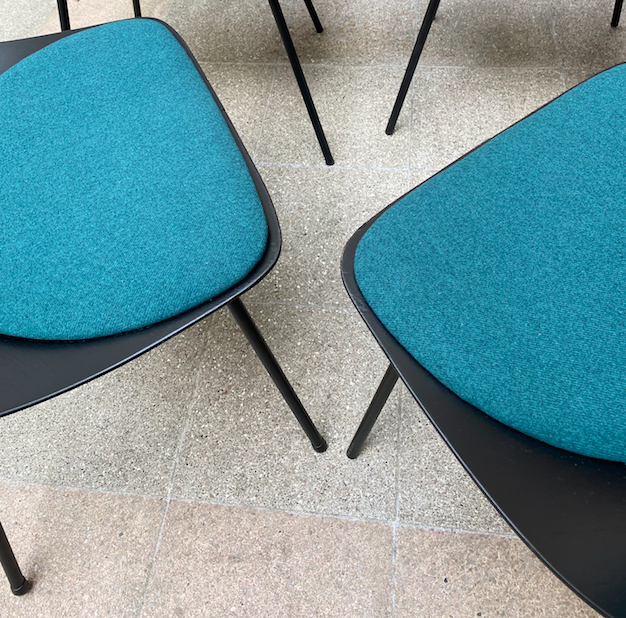 Series of 4 chair "Tonneau" by Pierre Guariche for Steiner