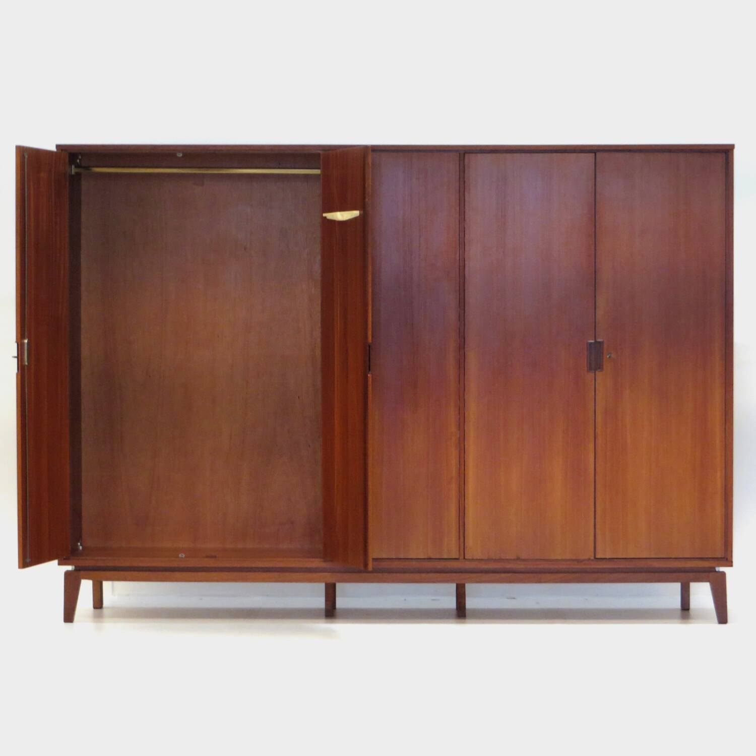 Grande armoire vintage 5 portes en teck, style moderne du milieu du siècle, années 1960