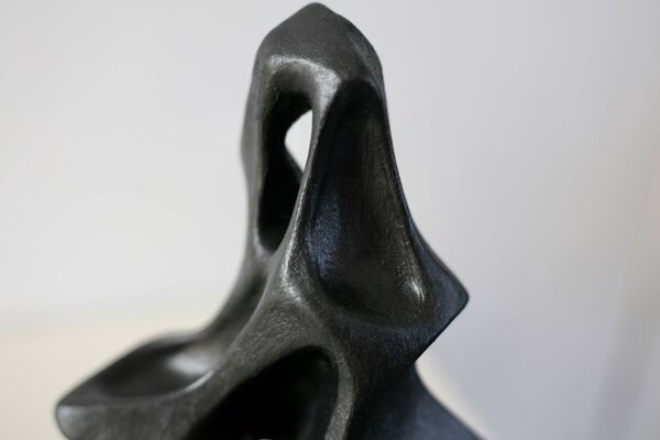 Céramique forme libre, peinte en noire, 1969