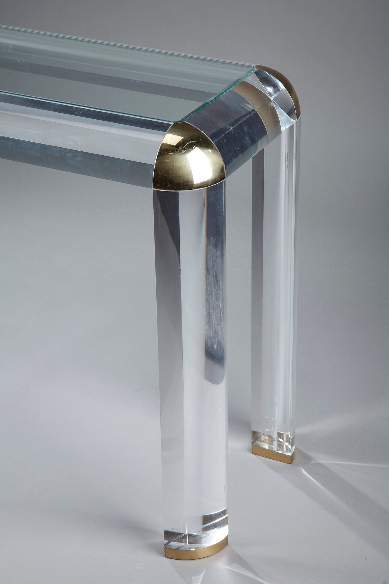 Console en plexiglas et laiton, maison roméo