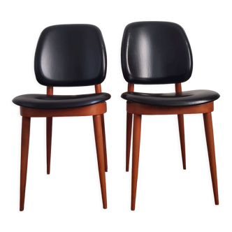 Set of 2 Baumann Pegase model chairs