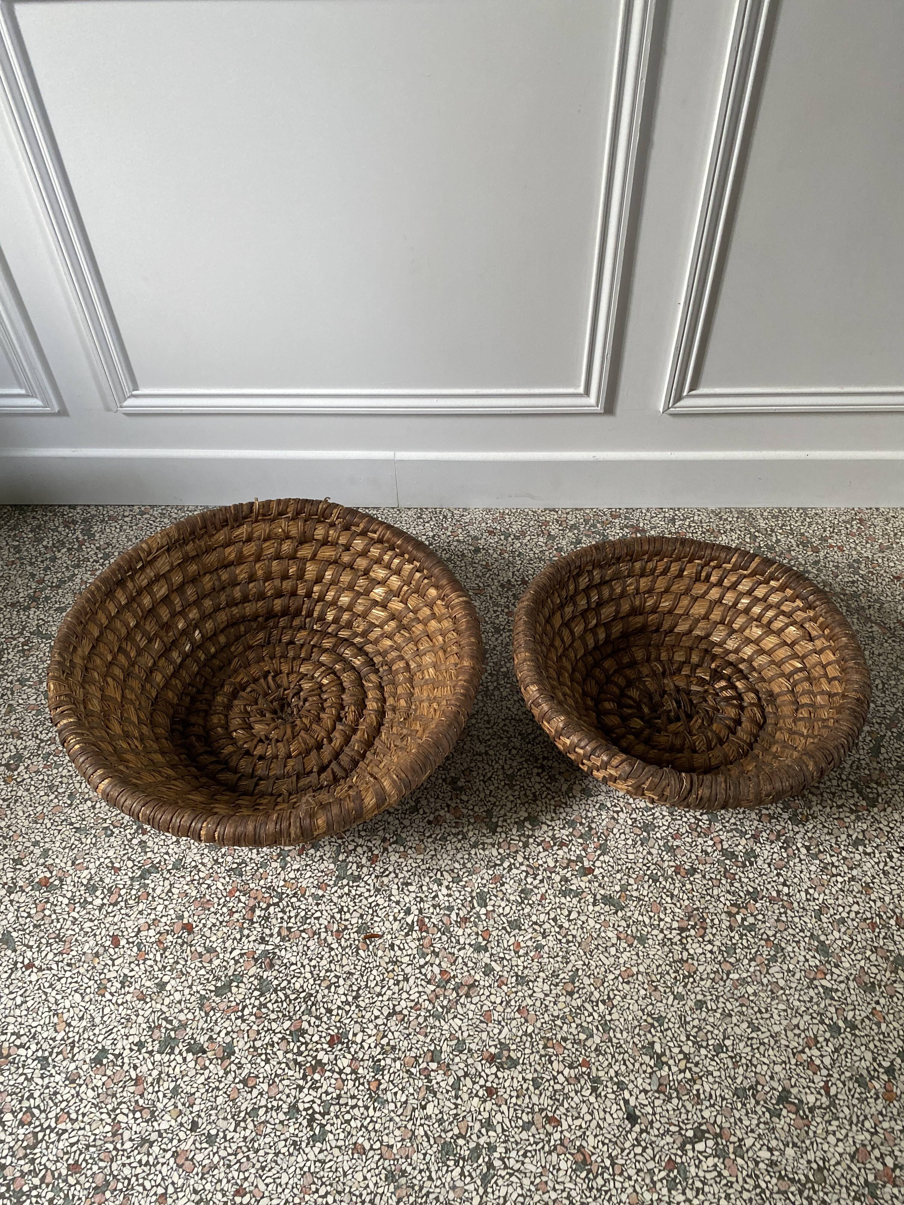 Duo of vintage bread baskets 46 cm and 48 cm in rye straw, baker's bread basket