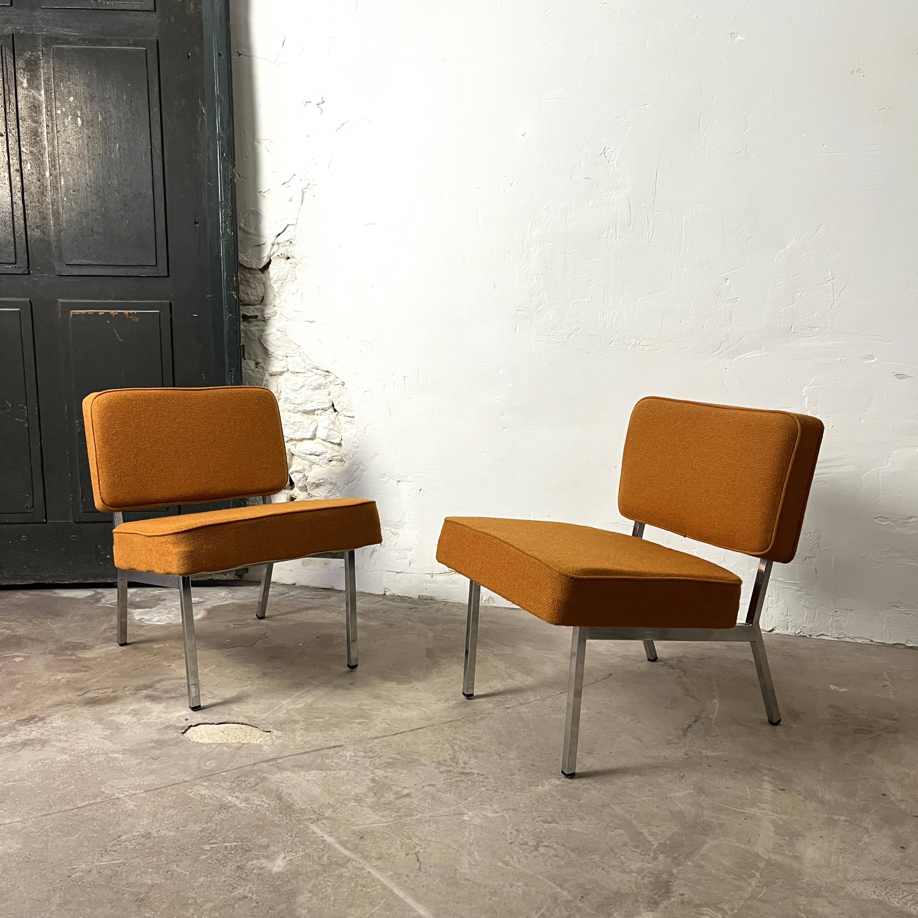 Paire de chauffeuses vintage orange 1970
