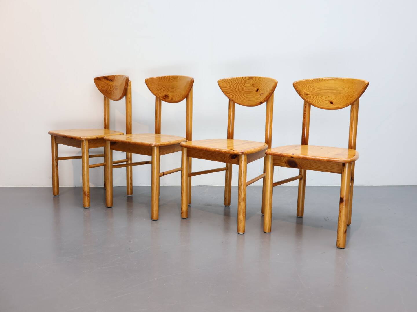 Set van 4 vintage eetkamerstoelen grenen