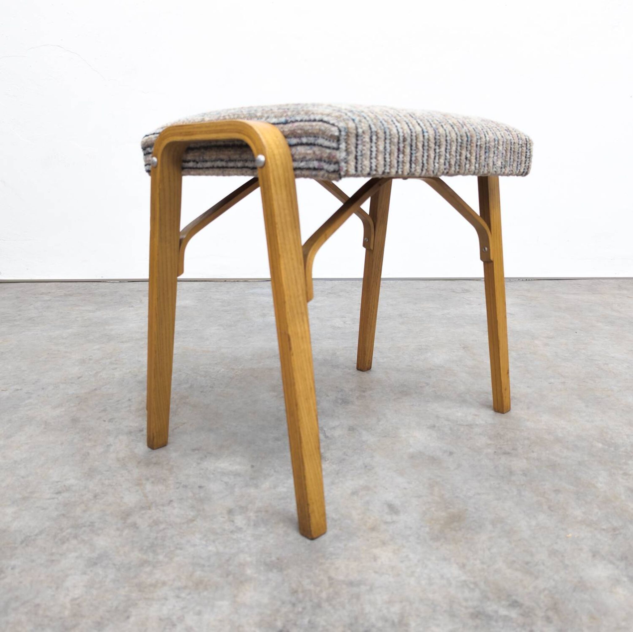 Tabouret Mid-Century en Bois Courbé par Ludvík Volák pour Dřevopodnik Holešov, 1960s