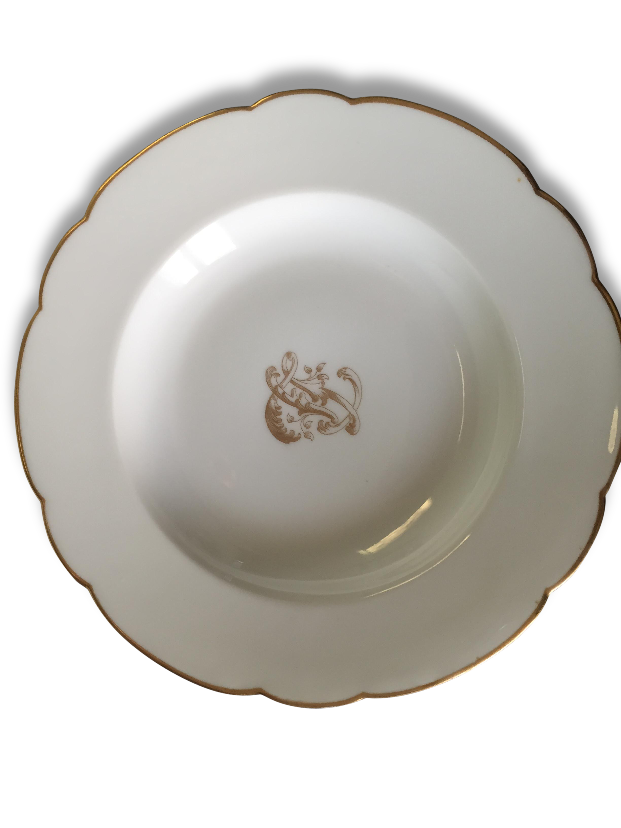 Assiette en porcelaine blanche