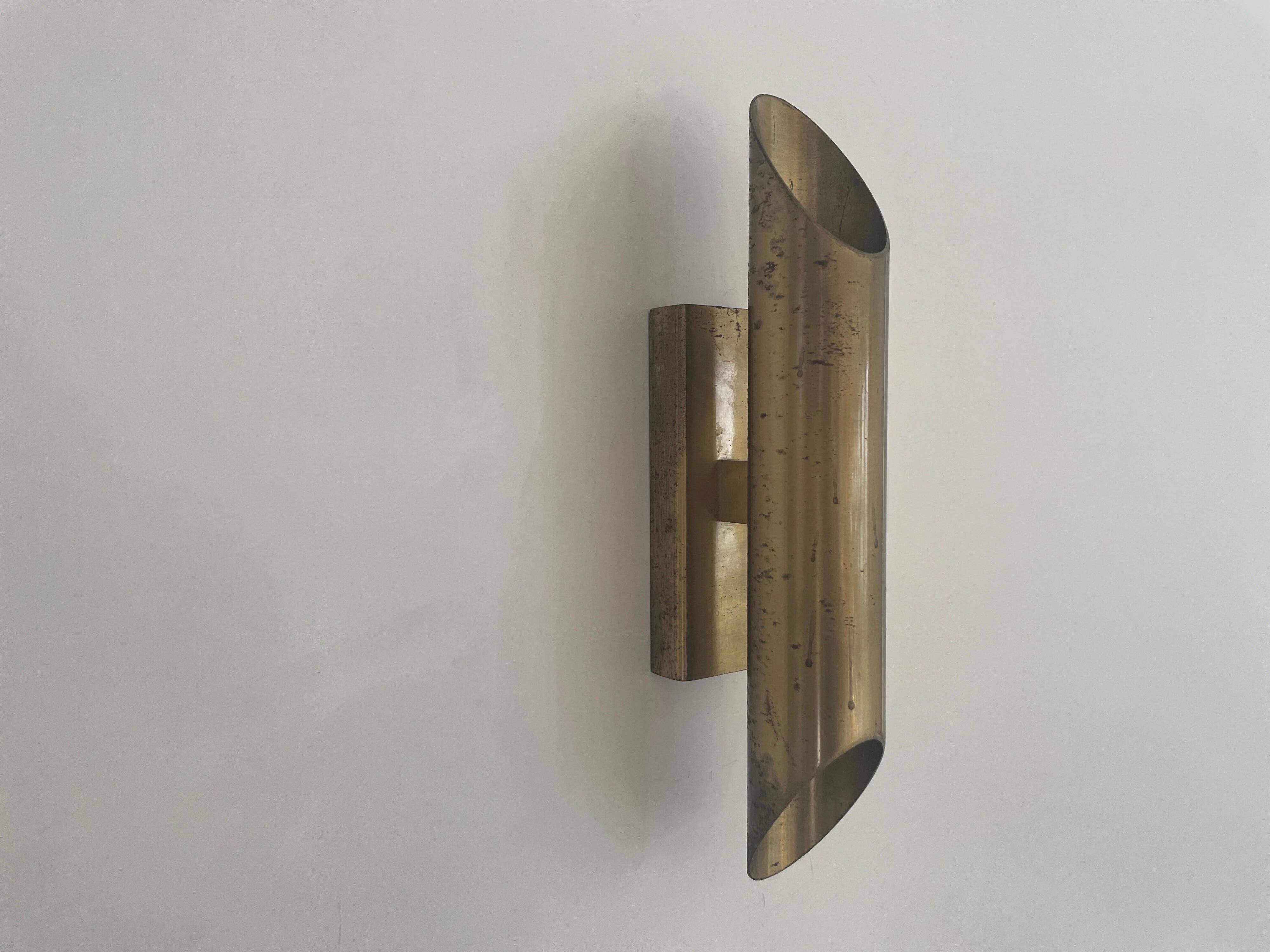 Pair of brass wall lights with Italian mid-century design, 1960, Italy.