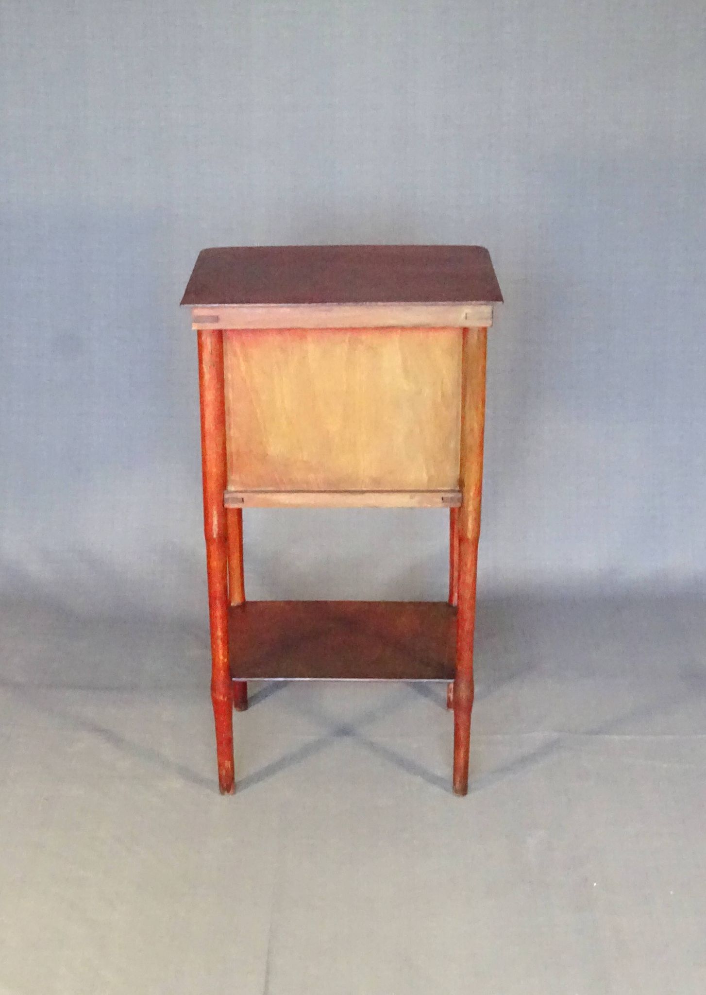 Table de nuit, Fischel 1910 état d'origine, no Thonet