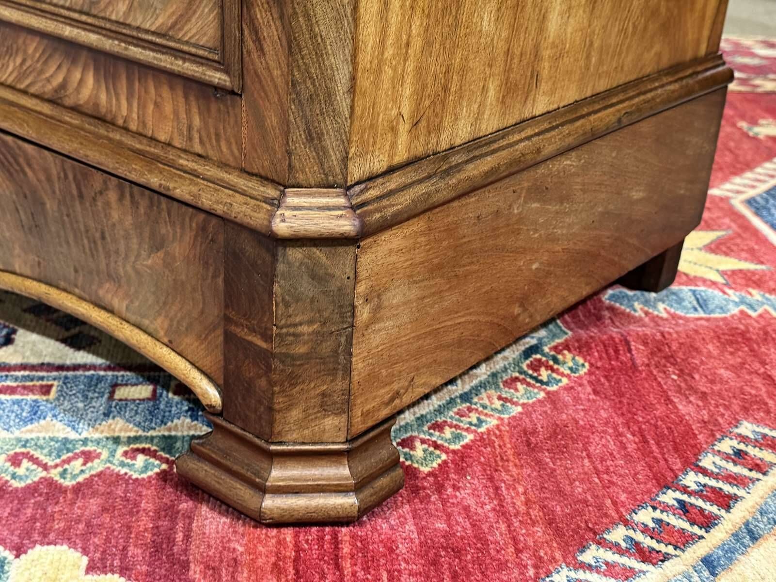 Napoleon III commode in mahogany, oak and with a fine white marble top, late 19th century.