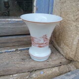 Opaline vase patterns in red grisaille Boar Hunt