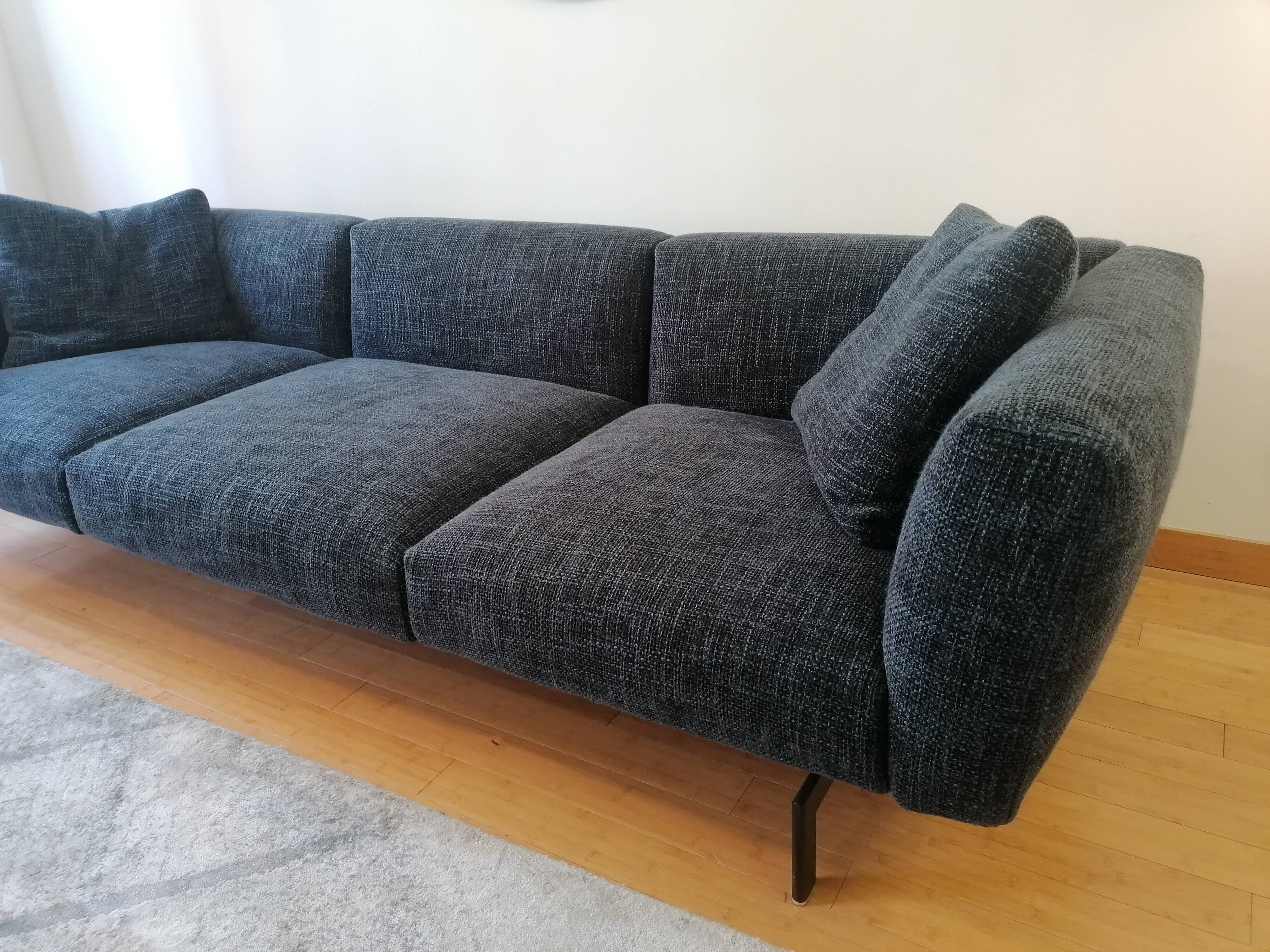 Avio Sofa (Piero Lissoni for Knoll International)