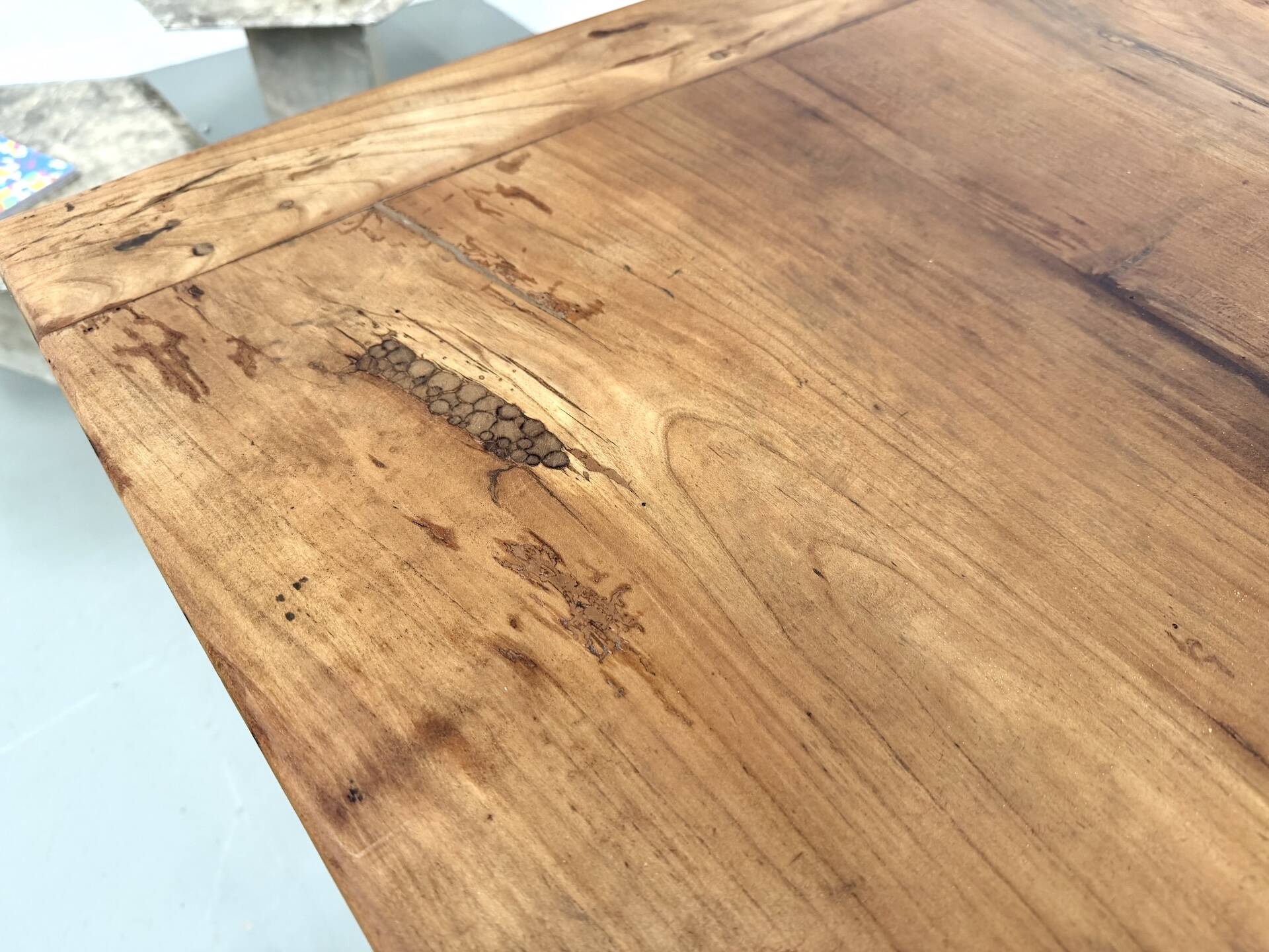 Solid walnut table - Tapered legs