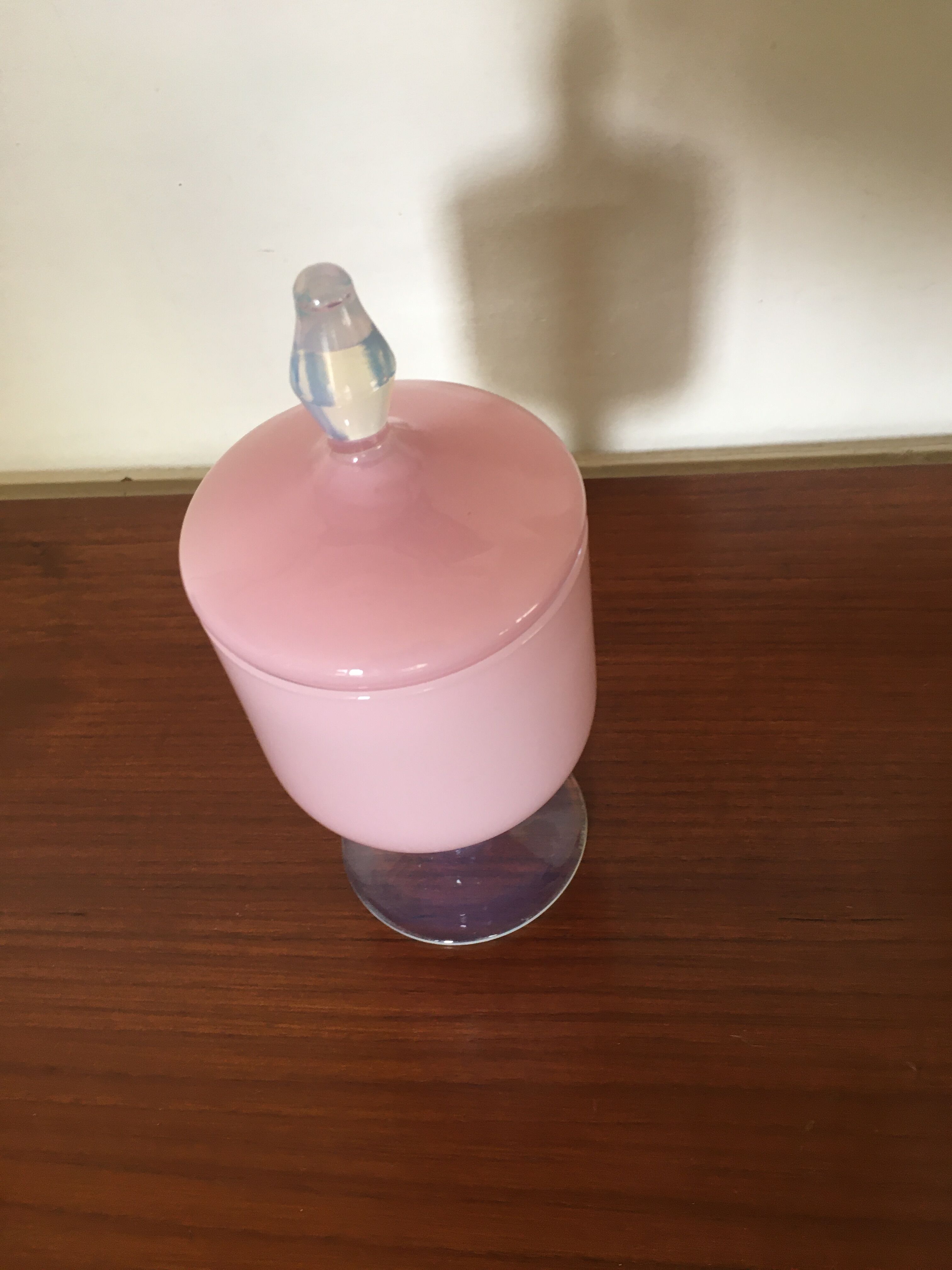 Pink opaline stand candy