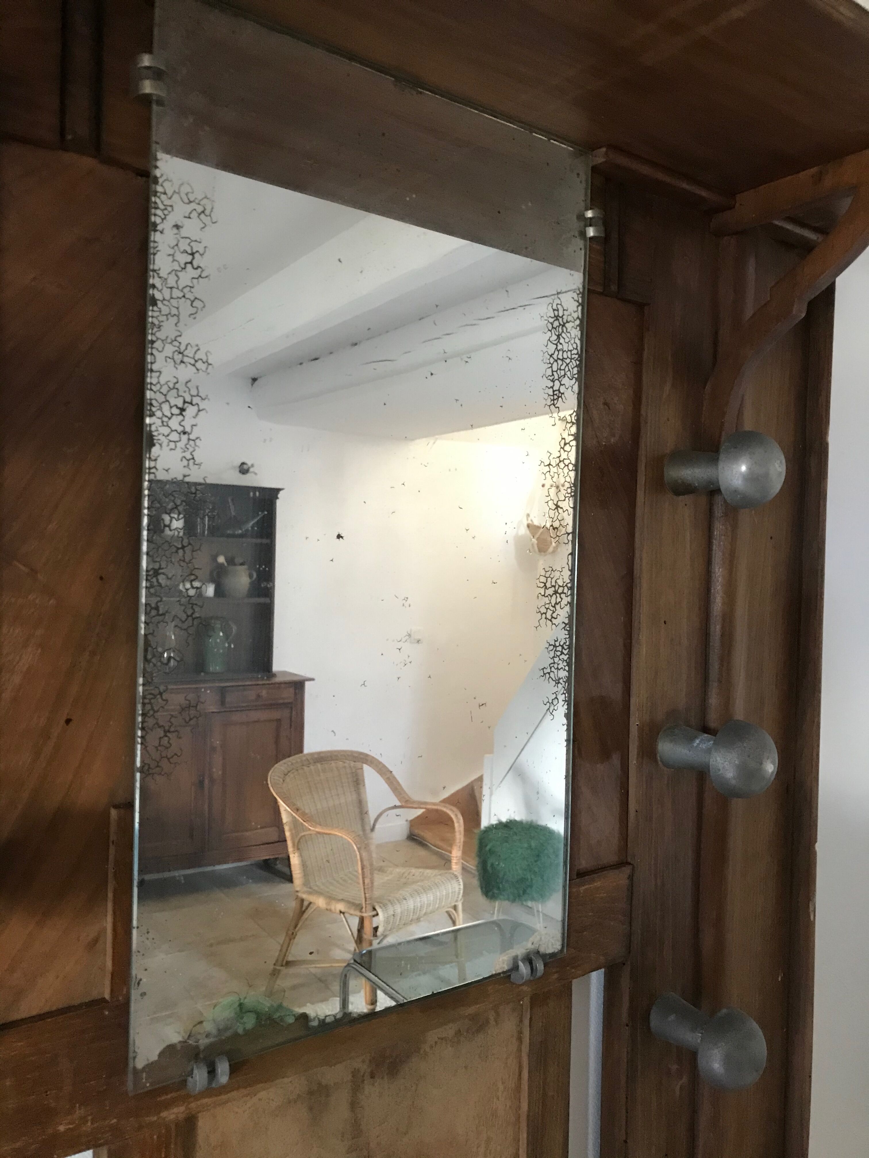 Wall coat holder