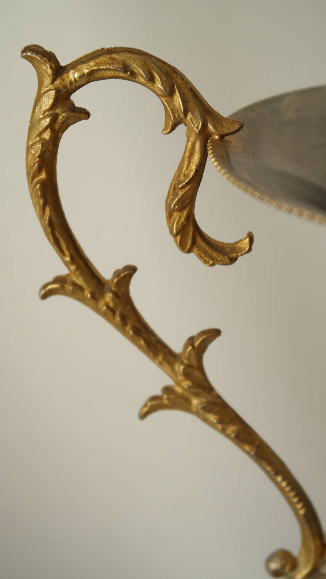 Amphore en onyx et etain vintage