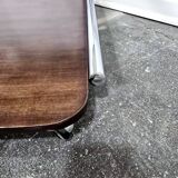 Table basse bauhaus en noyer des années 1970