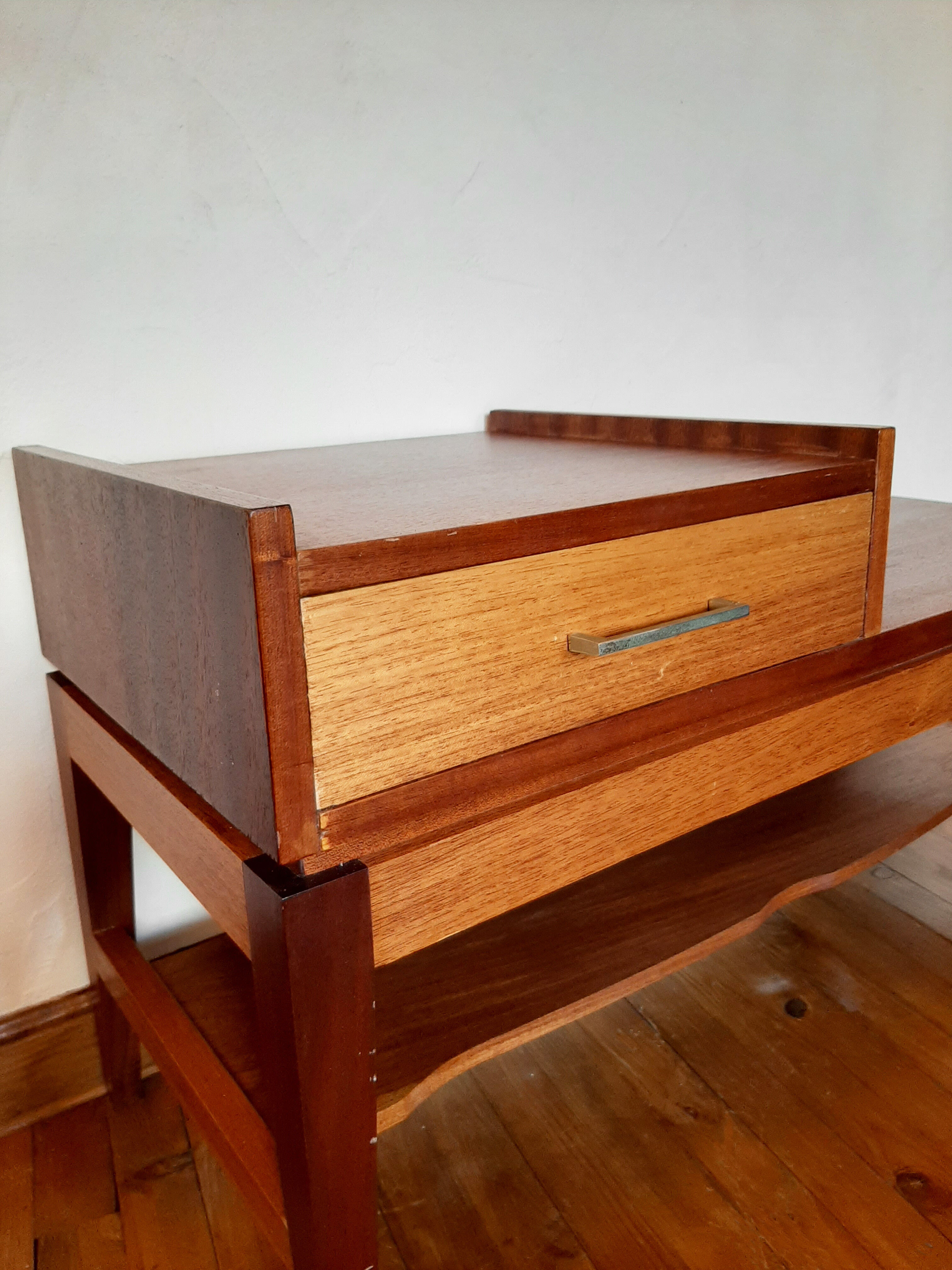 Vintage entry furniture console