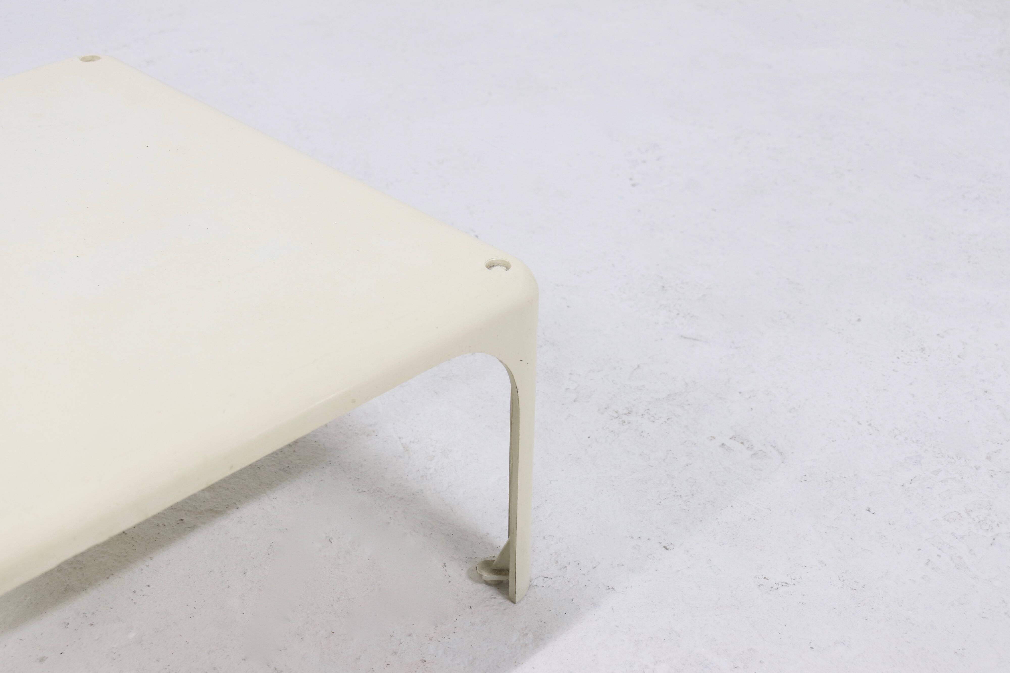 Lot de 2 tables empilables Demetrio 45 par Vico Magistretti pour Artemide 1960
