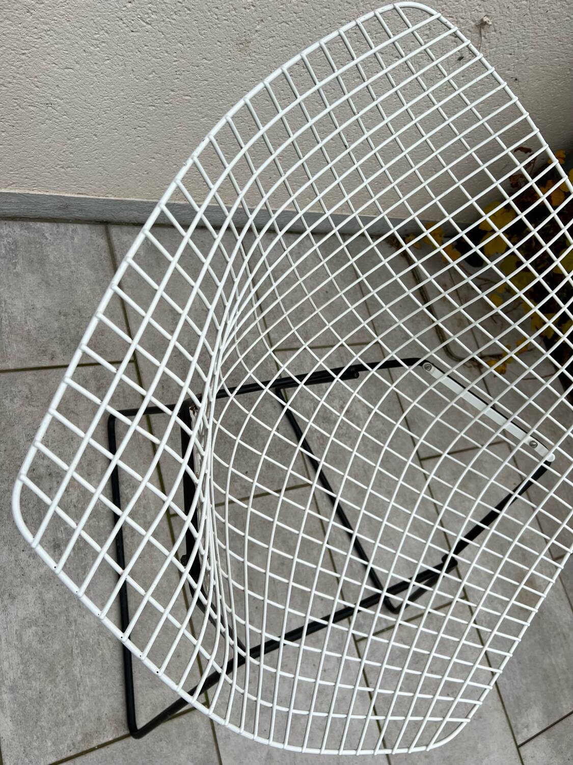 Bertoia Diamond Chair - Knoll Edition - Design by Harry Bertoia