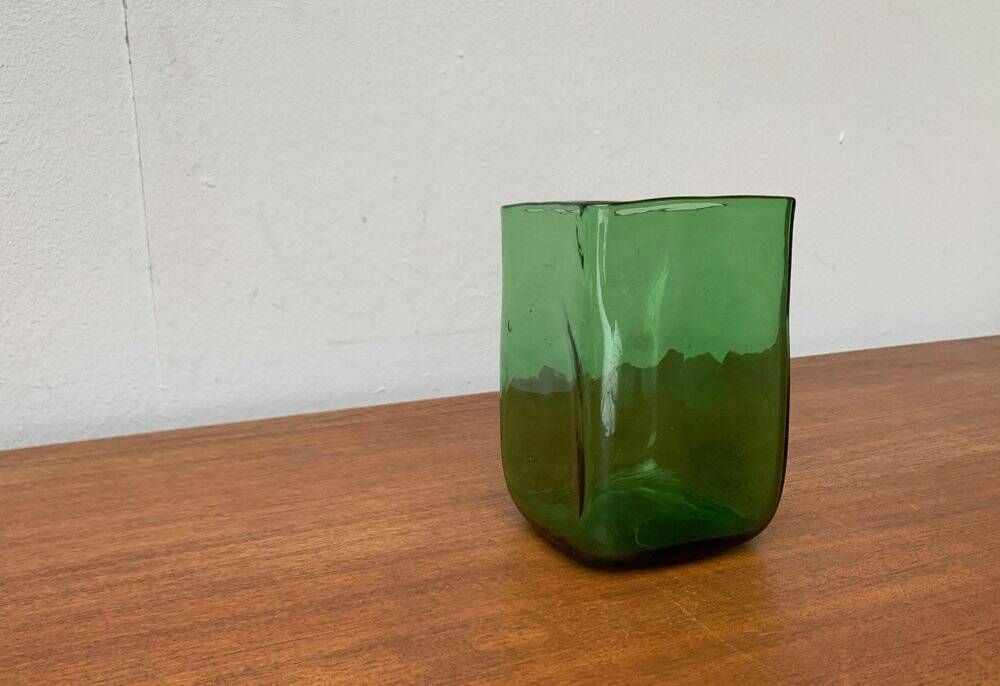 Vase en verre scandinave du milieu du siècle, années 1960