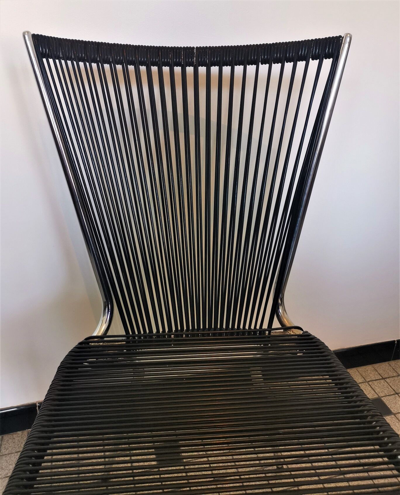 Set of black scoubidou chairs