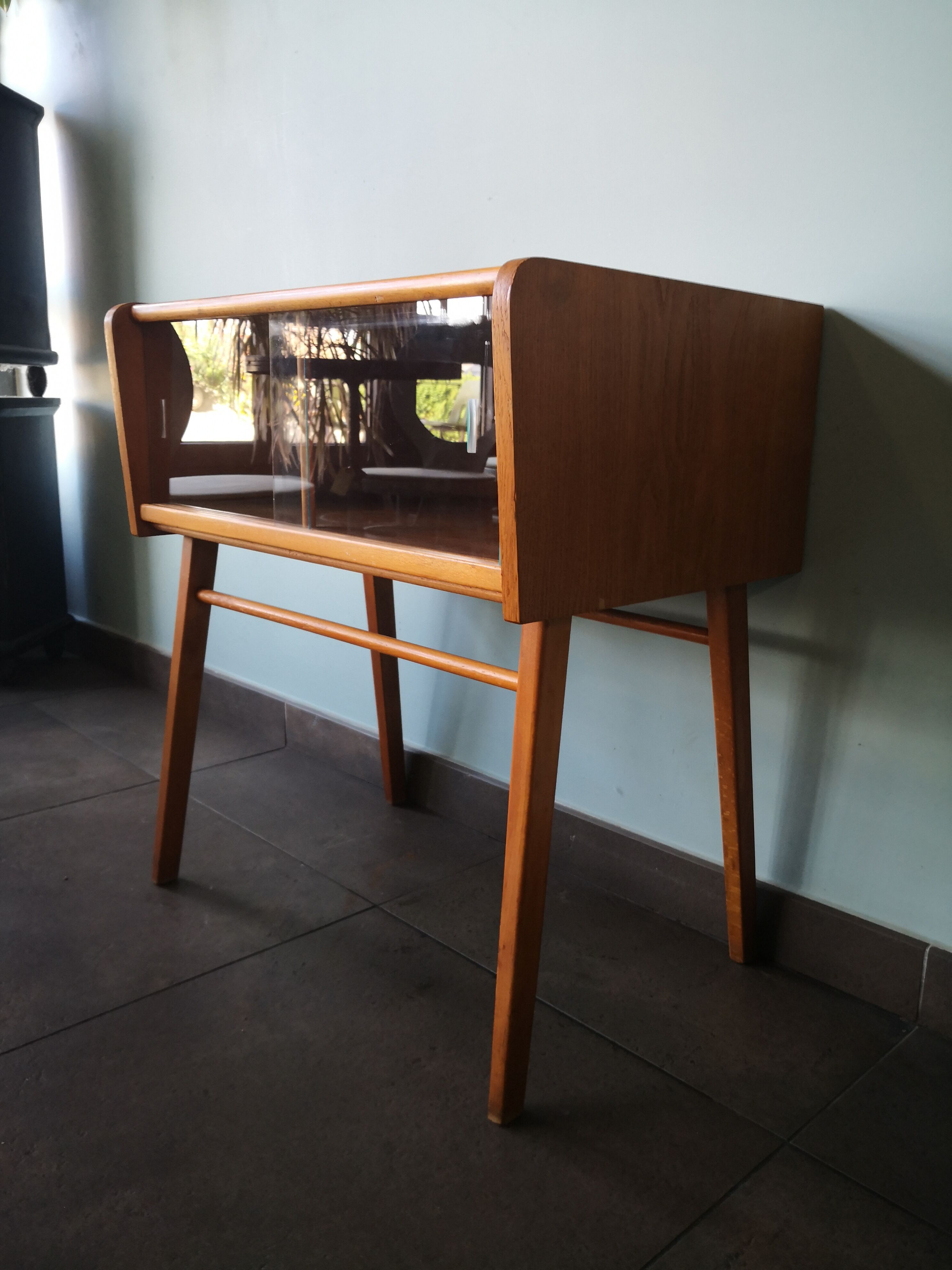 Vintage TV/radio stand, Czech (Opp. Hodonin)