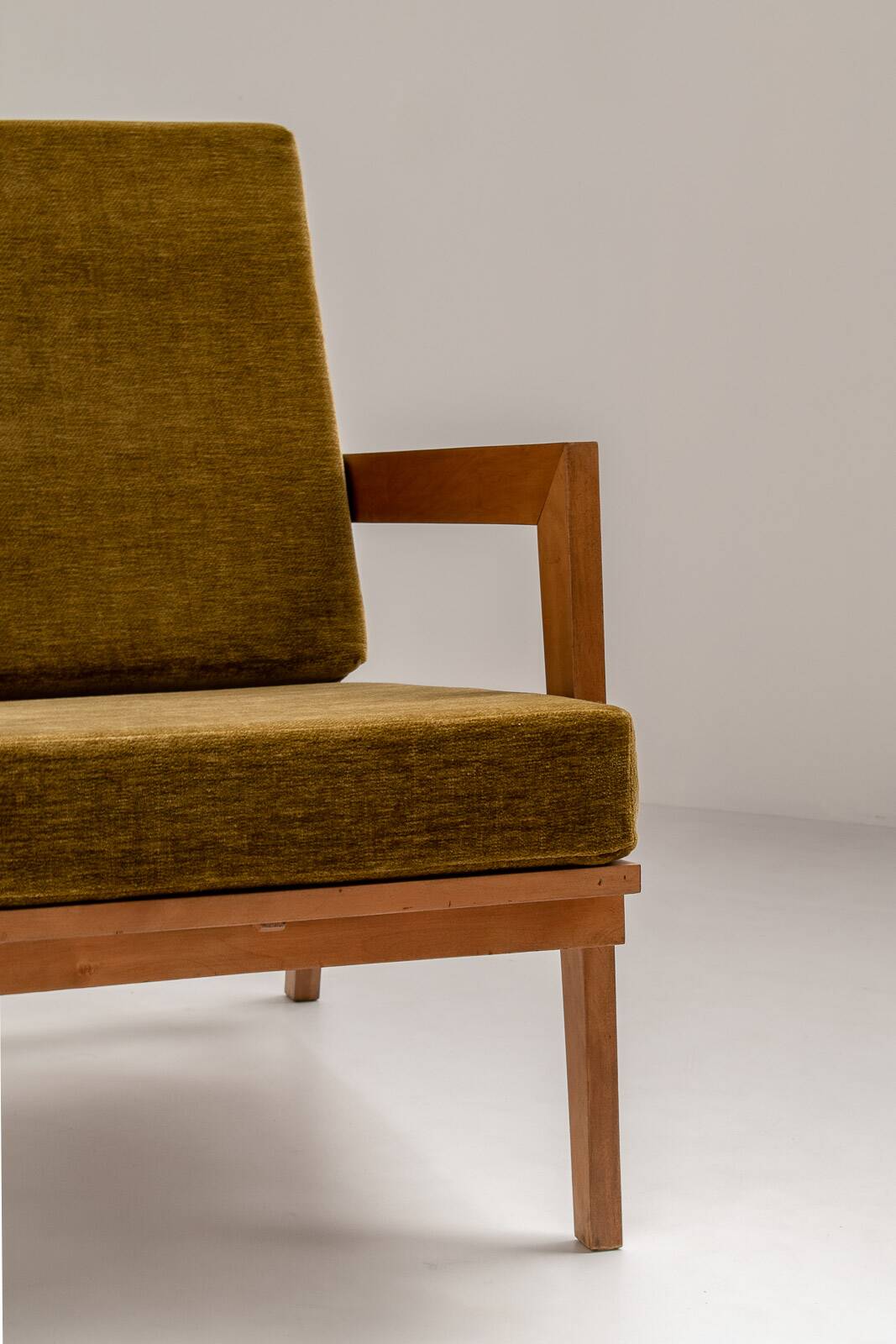 Paire de fauteuils de reconstruction française, France 1960s