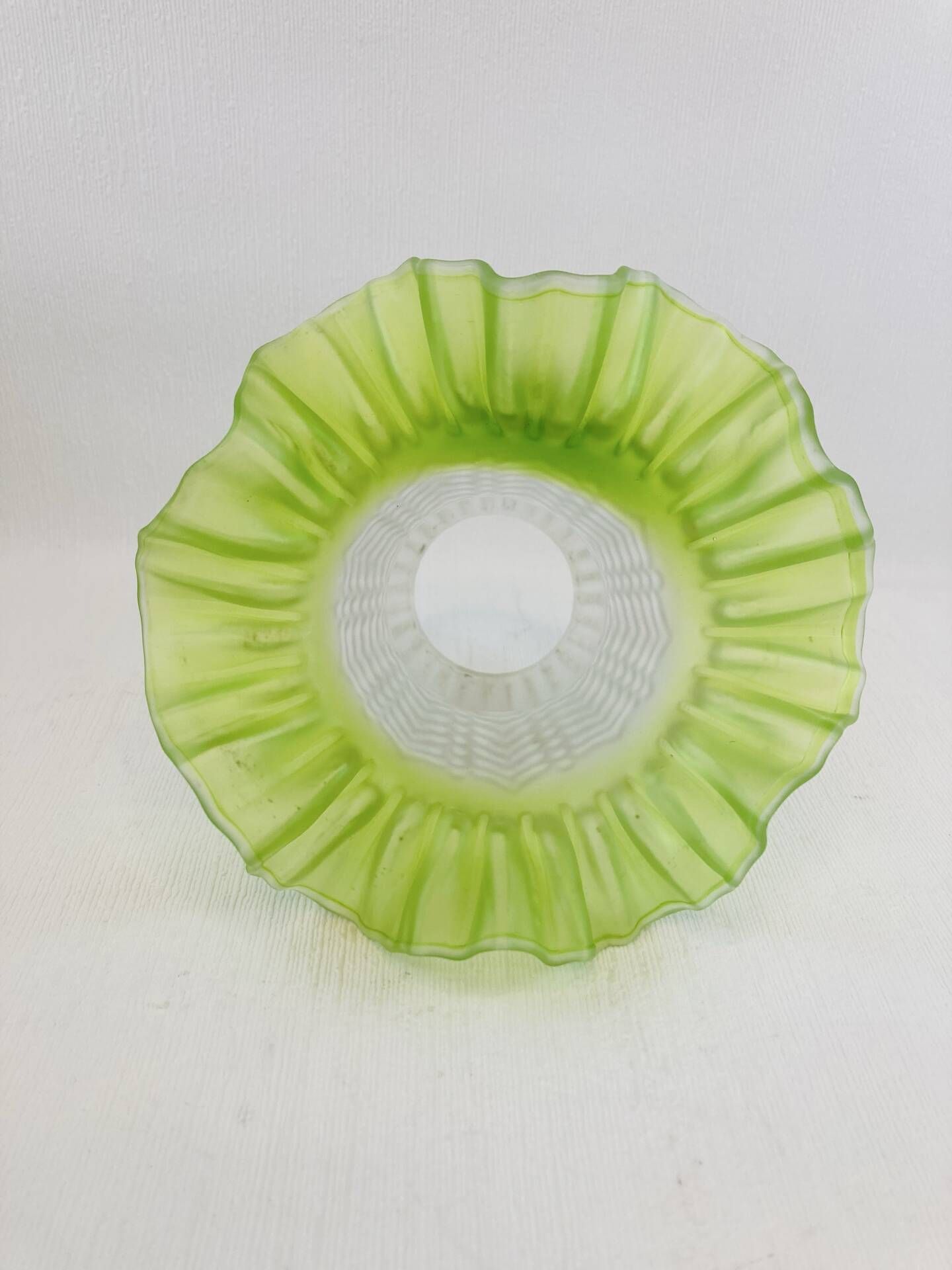 Antique wall lamp with swan neck + pleated green tulip - Art Deco