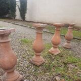 Vingt balustres en terre cuite de Castelnaudary